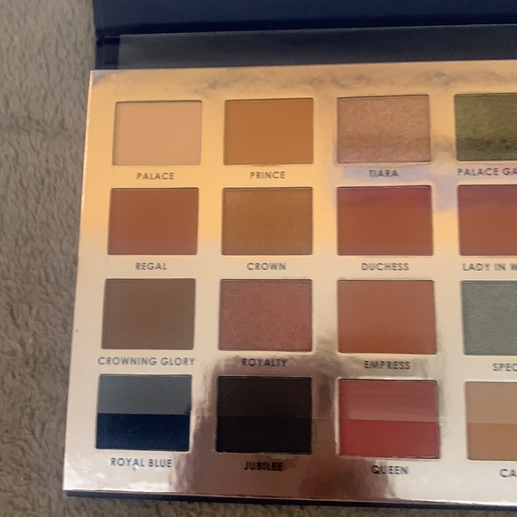 NWT ๐ Ciate London Royal Edition Eyeshadow Palette - Picture 9 of 13